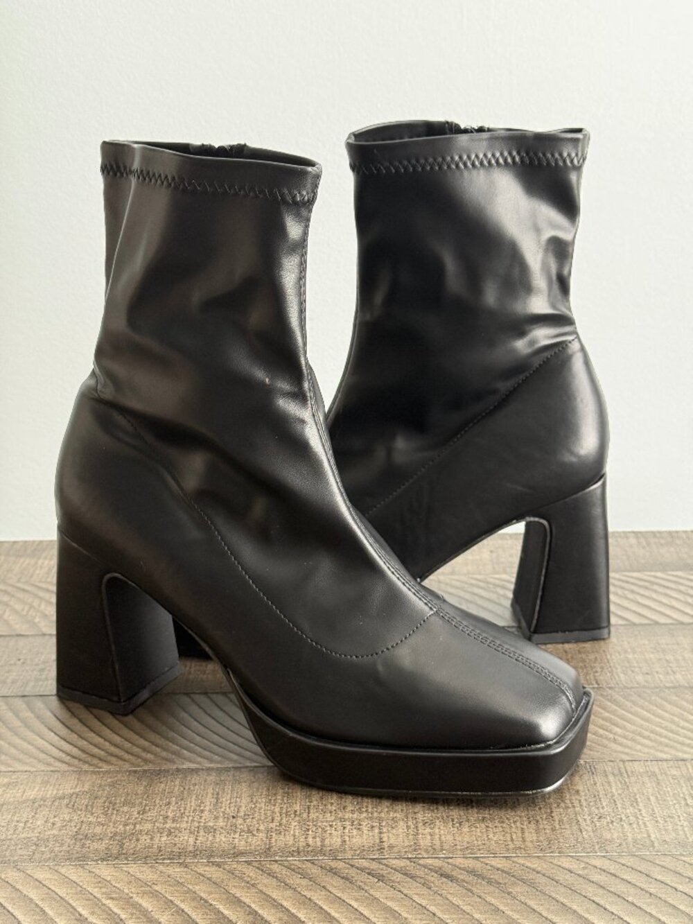 Pink Lily Women's Black Ankle Boots - Platform Boots - Size 9